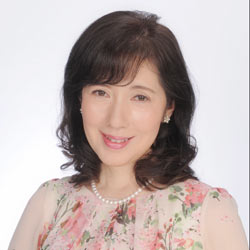 尾城利里子